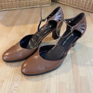 Vintage 90s Etienne Aigner Mary Jane Pumps
